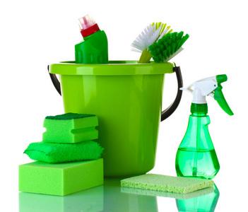 图清洗设备和蓝色背景的色彩艳丽化学产品容器海报设计清洁服务和清洁